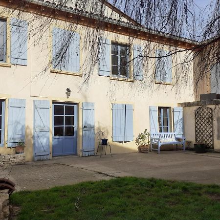 Hotel Les Volets Bleus Charlieu Exterior foto