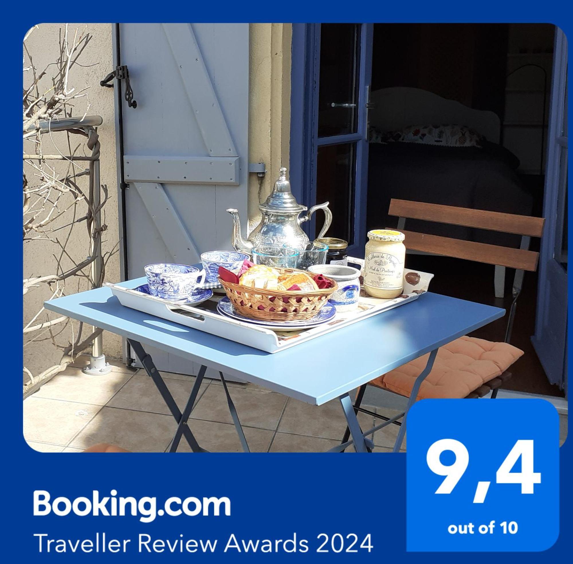 Hotel Les Volets Bleus Charlieu Exterior foto